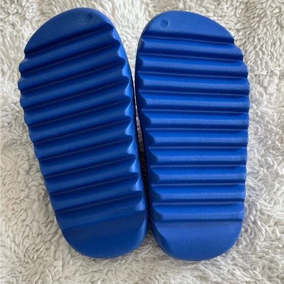 Yeezy Blue Slide Sandals - Picture 2 of 2
